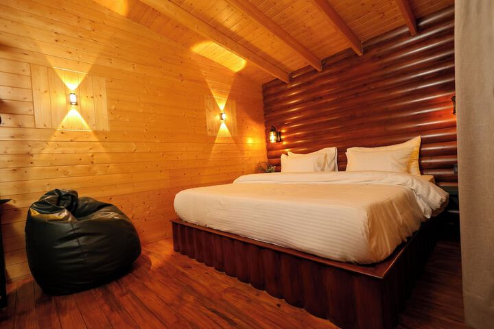 Room 6 of 47