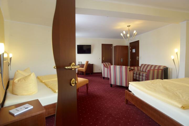 Room 10 of 40