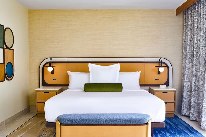 Room 35 of 157