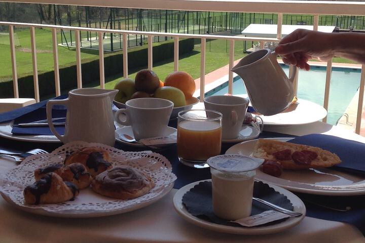 Breakfast/Coffee Service 25 of 58