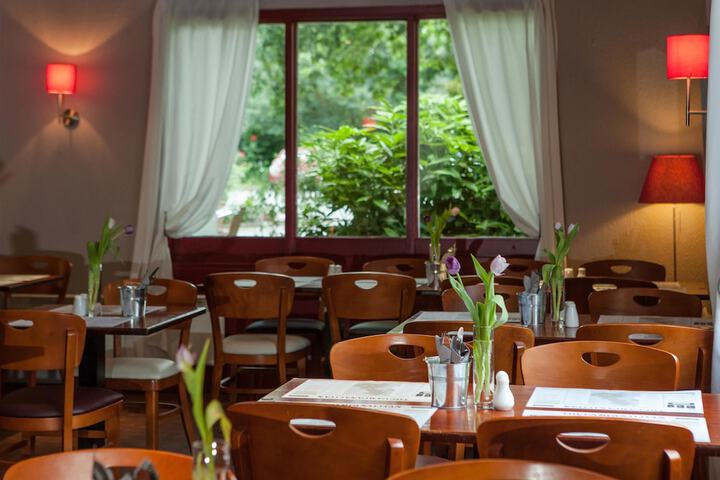 Dining Photos