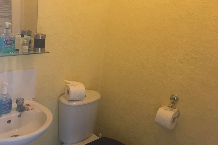 Room 13 of 21