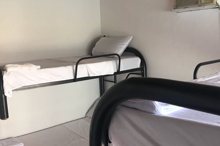 Room 4 of 40