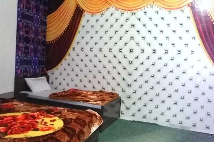 Room 16 of 16