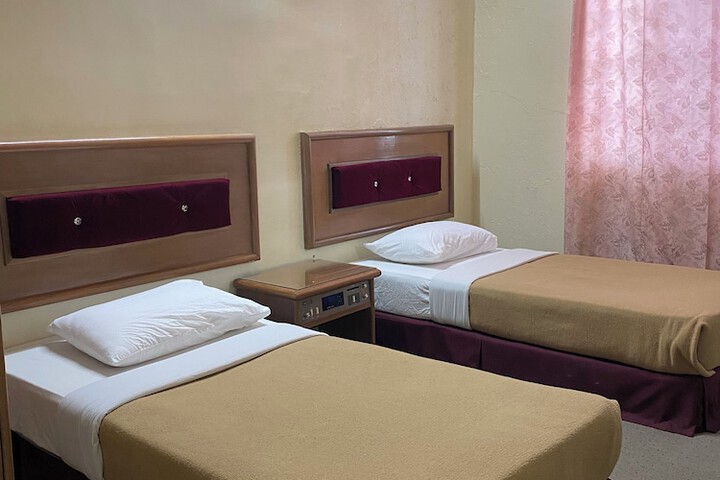 Room 10 of 15