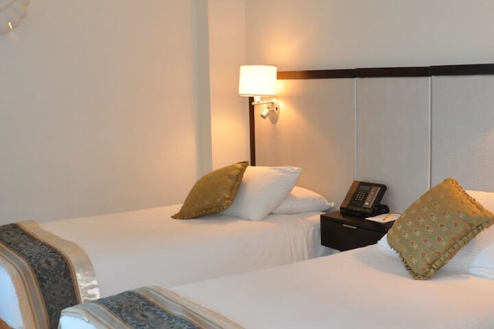 Room 12 of 30