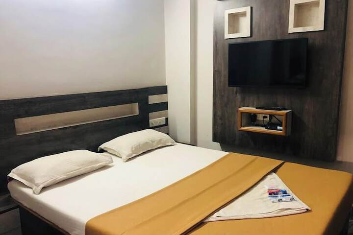 Room 8 of 20