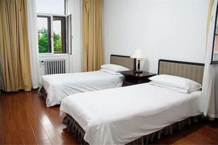 Room 22 of 143