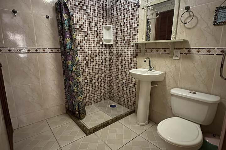 Room 34 of 47