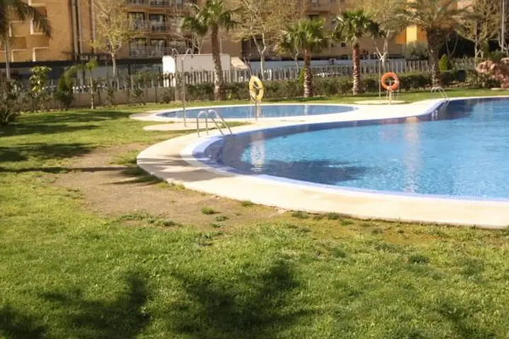 Pool 10 of 13