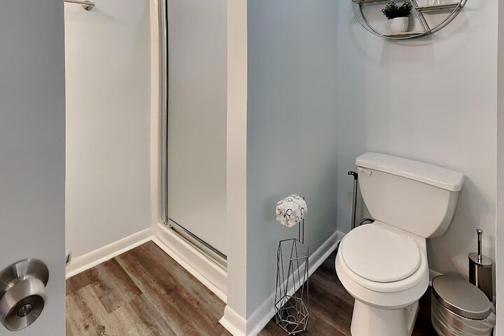 Room 16 of 27