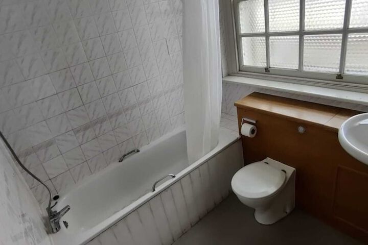 Room 60 of 89