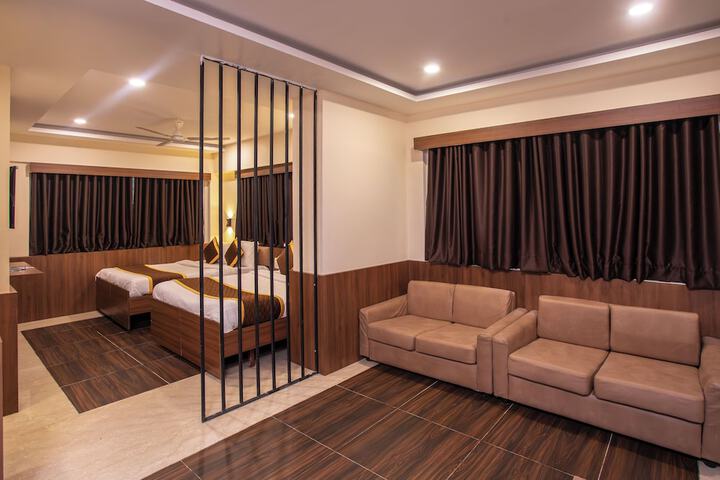 Room 12 of 22