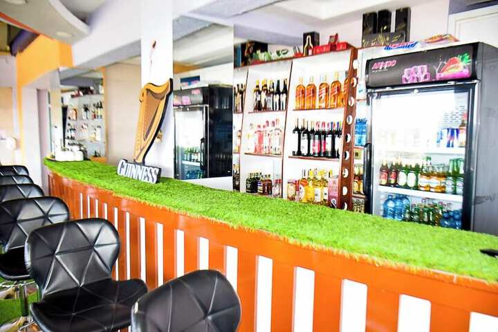 Lounge 98 of 108