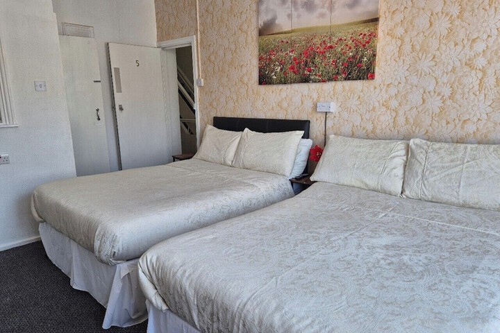 Room 37 of 59