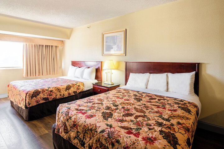 Deluxe Double Room (5 of 9)