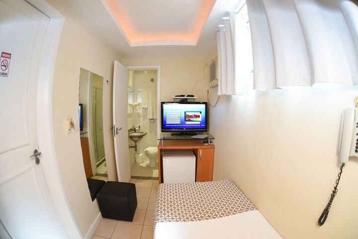 Room 3 of 58