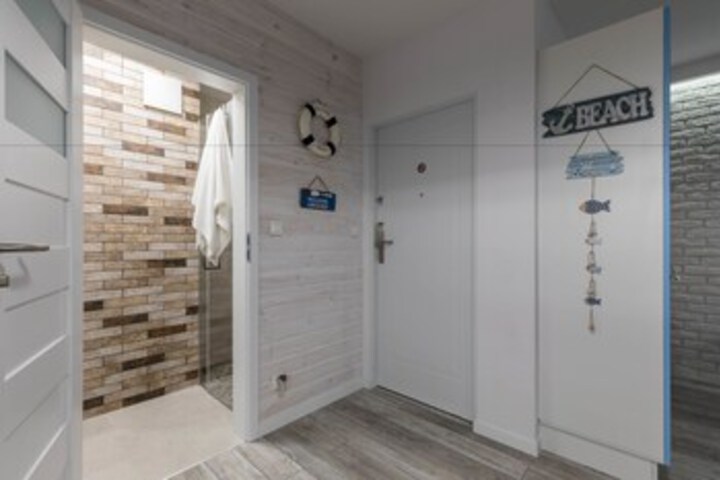 Room 4 of 32