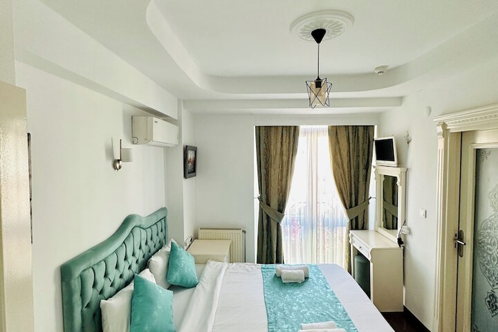 Room 7 of 17