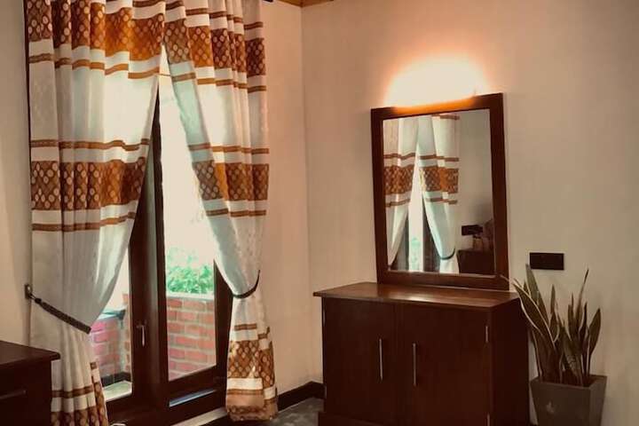 Room 10 of 51