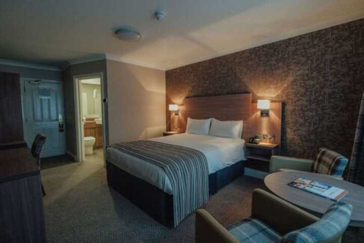 Room 6 of 72