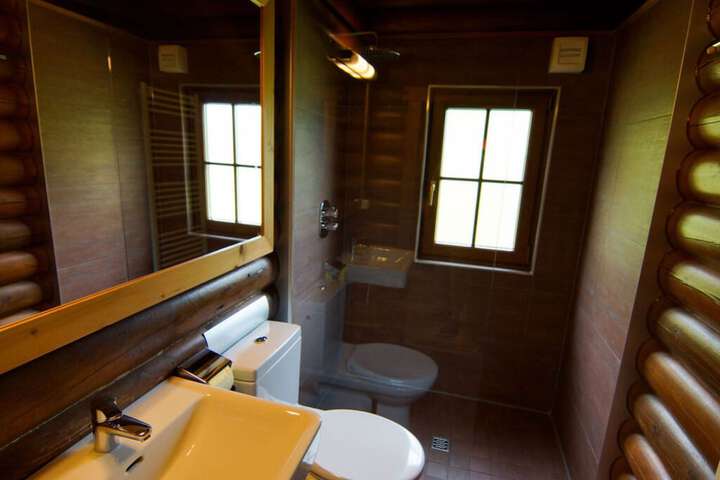Room 12 of 21