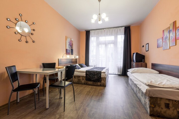 Room 4 of 61