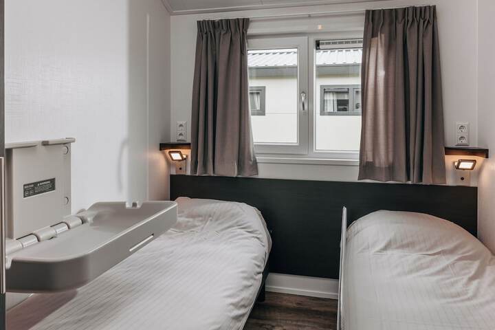 Room 3 of 40