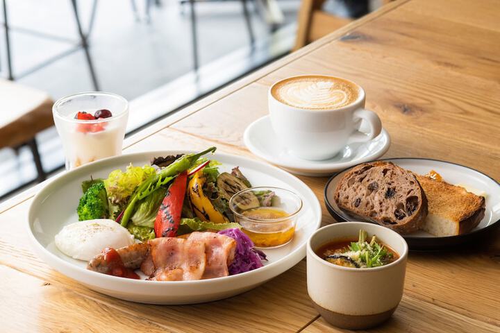 Breakfast/Coffee Service 72 of 95