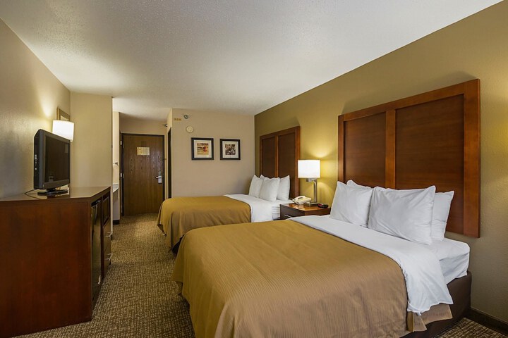 1 Double Bed Accessible (16 of 18)