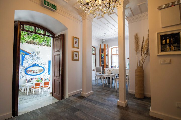 Guest Lobby