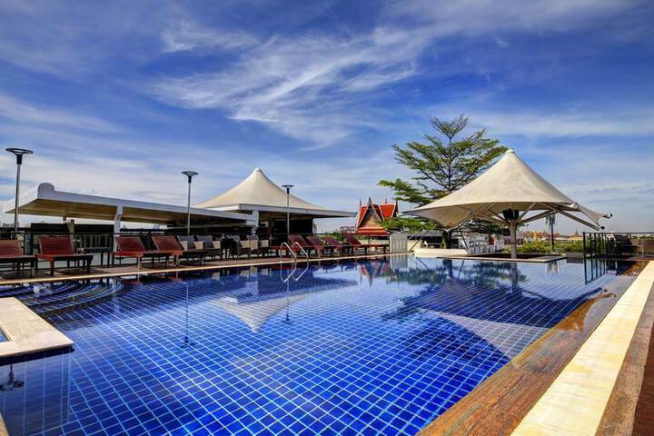Pool 52 of 62