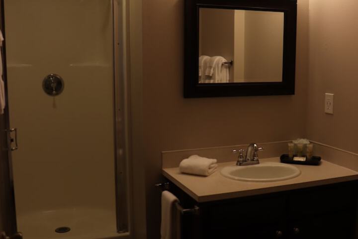 Room 348 of 504