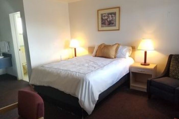 Room 27 of 43