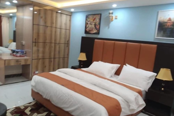 Room 3 of 23