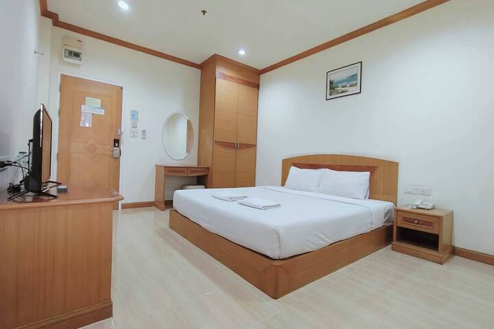 Room 15 of 27