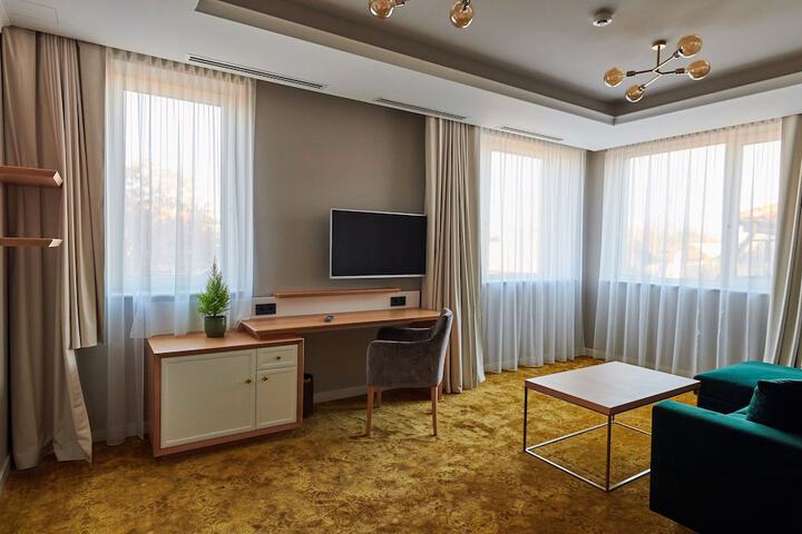 Room 8 of 45