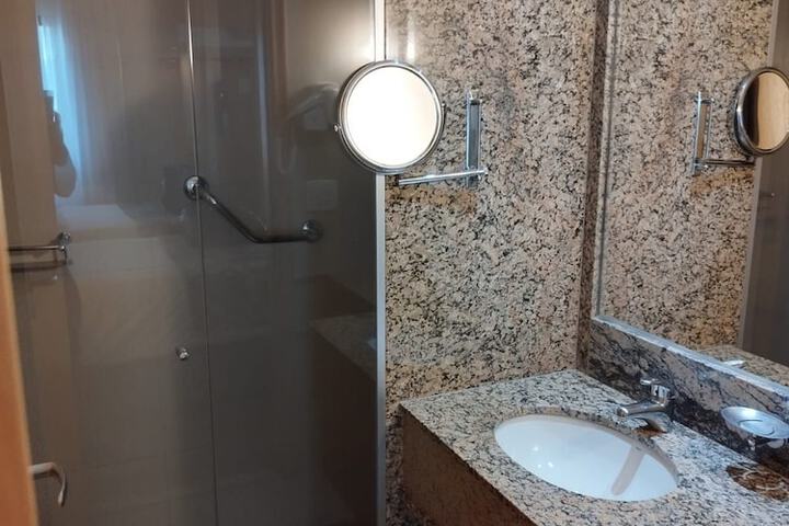 Room 15 of 24