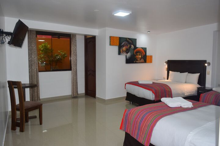 Room 13 of 37