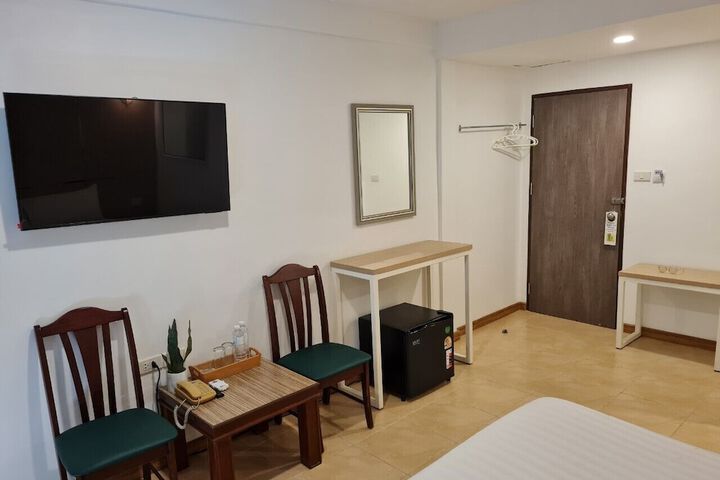 Room 11 of 39