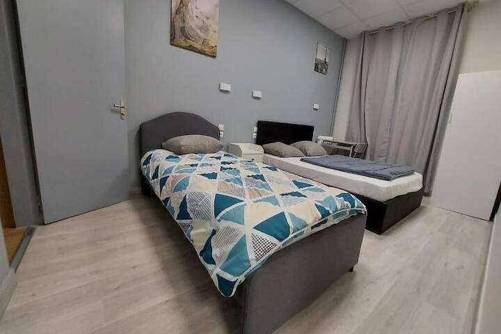 Room 7 of 10