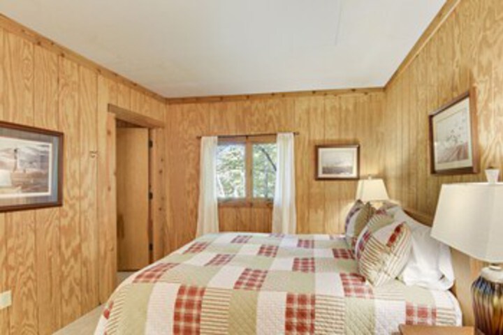 Room 34 of 40