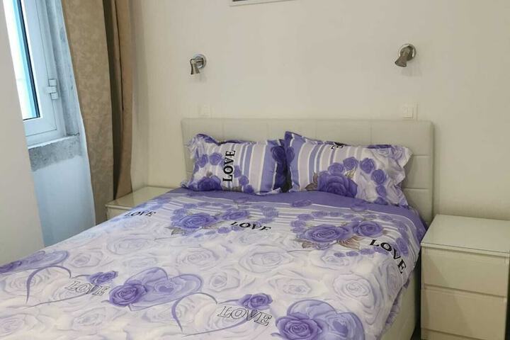 Room 10 of 76