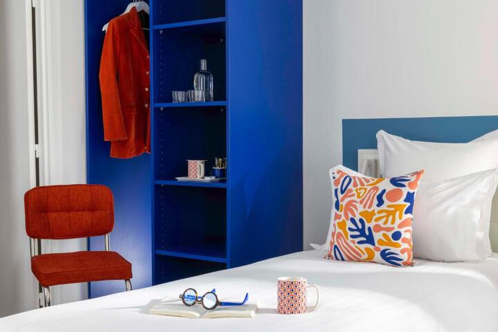 Room 2 of 84