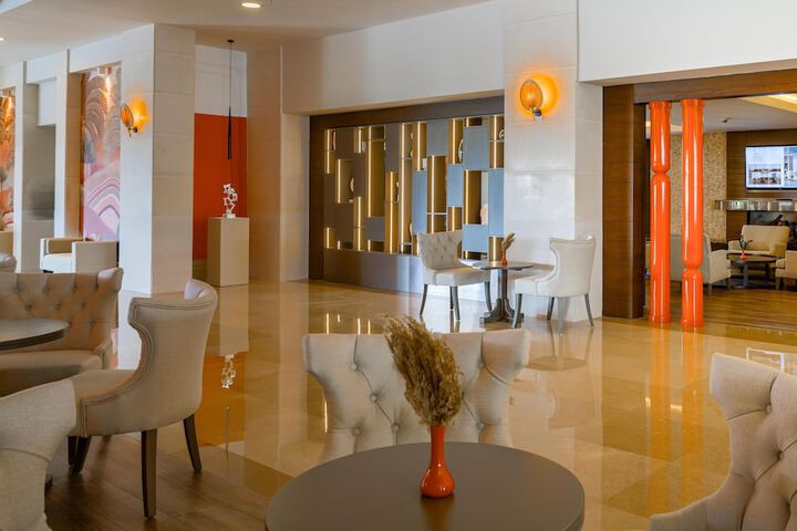 Hotel Interior 21 of 139