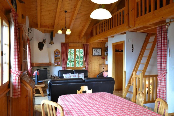 Room 4 of 11