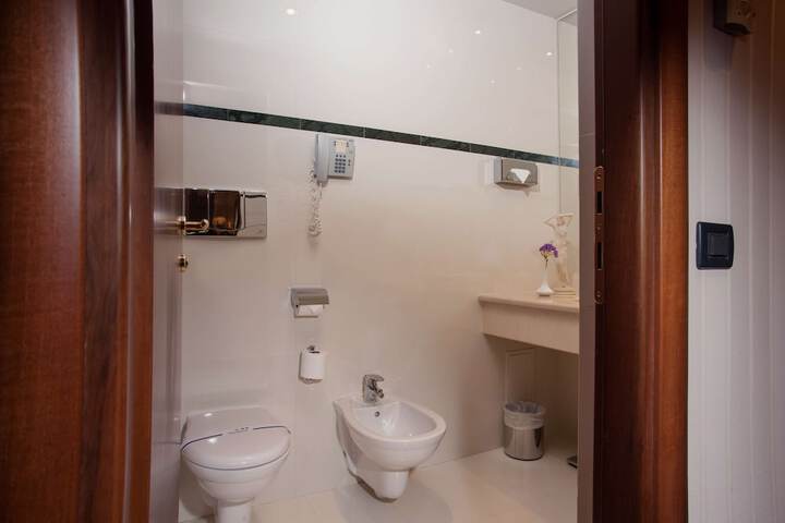 Room 109 of 177