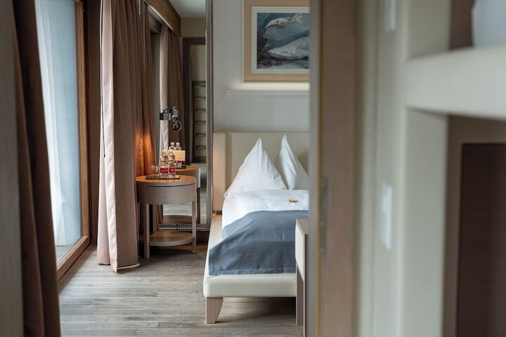 Room 10 of 74