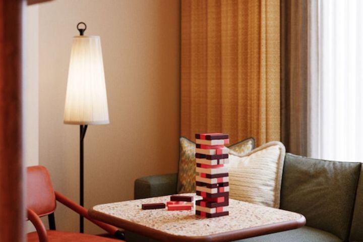 Room 21 of 38