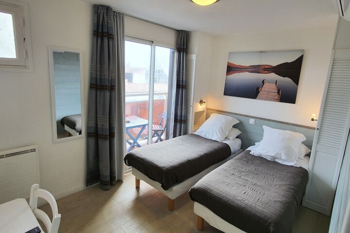 Room 5 of 33